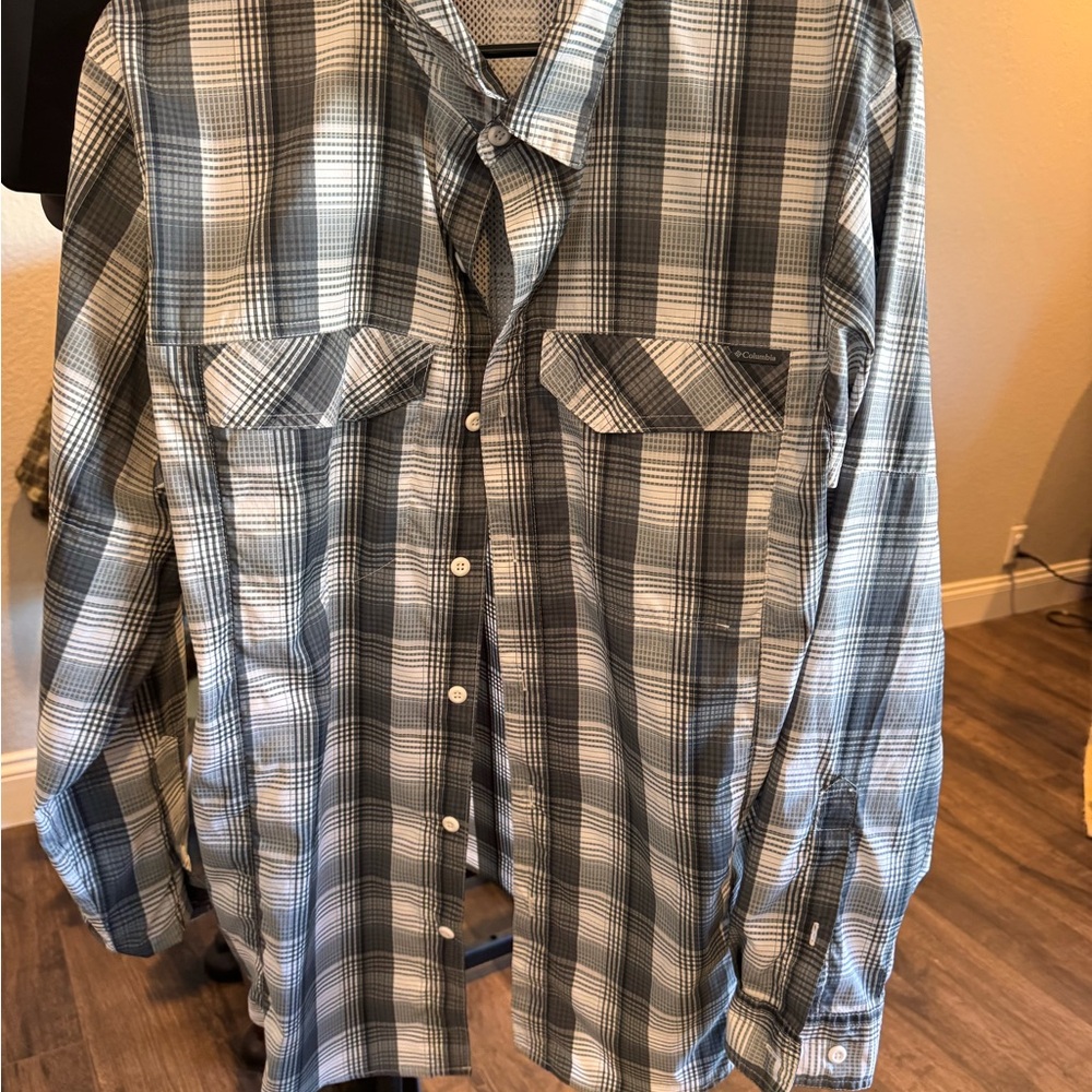 Columbia Gray Casual Button Down Shirt